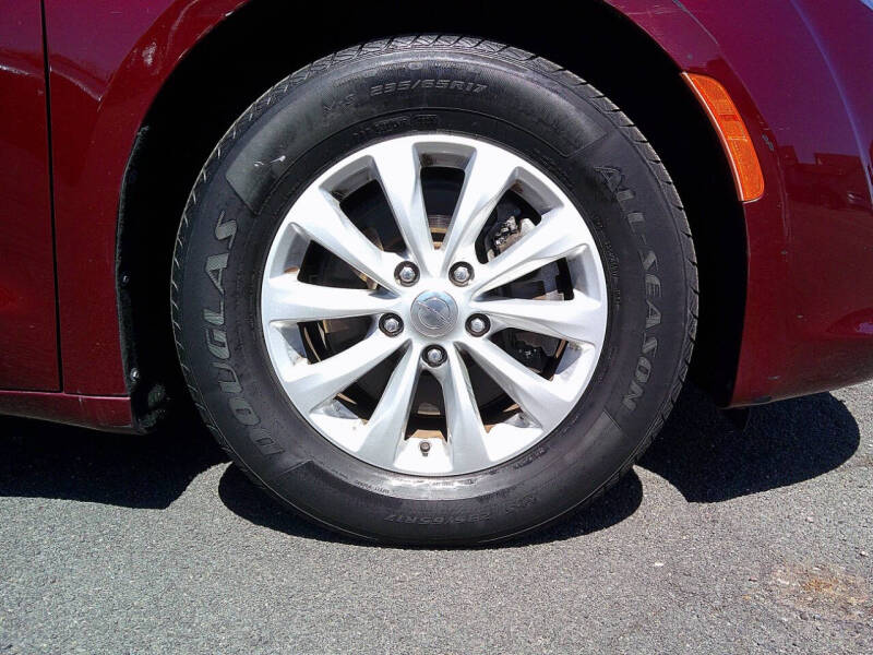 2017 Chrysler Pacifica Touring-L