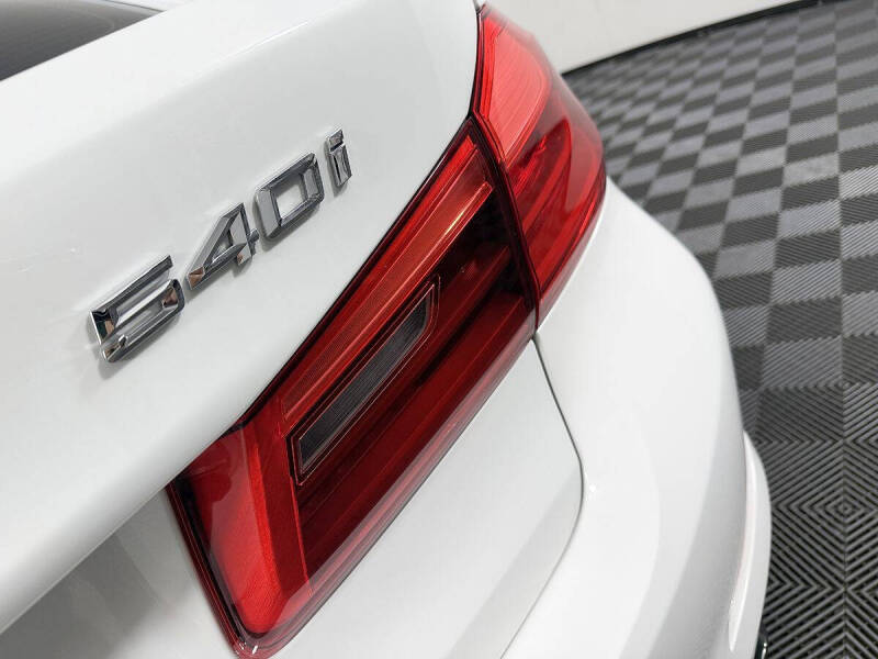 2017 BMW 5 Series 540i
