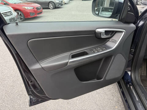 2016 Volvo XC60 T6 Drive-E