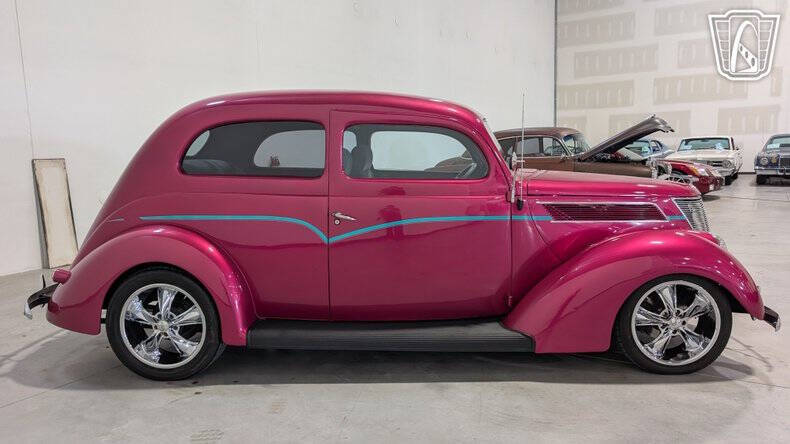 1937 Ford Tudor