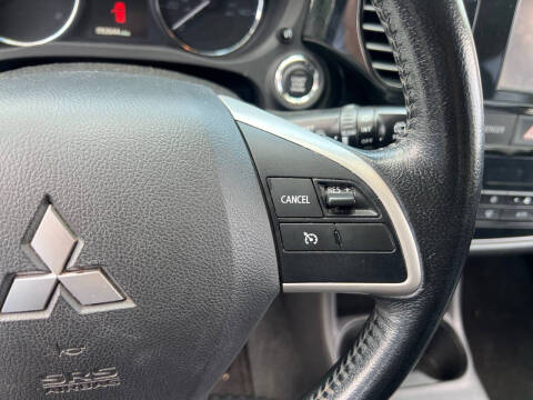 2015 Mitsubishi Outlander SE