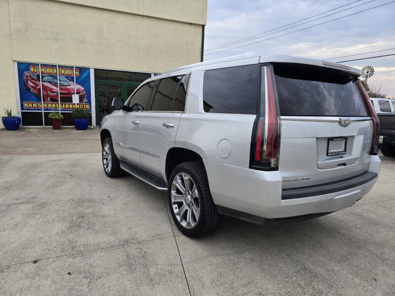 2017 Cadillac Escalade Standard