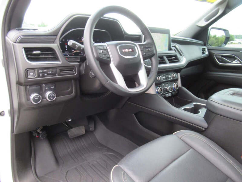 2024 GMC Yukon SLT