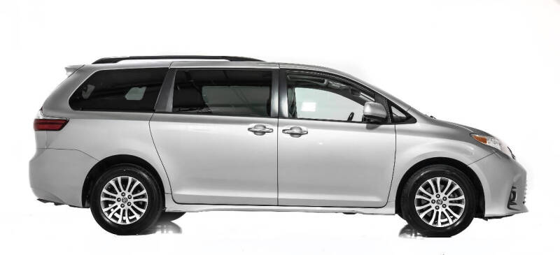 2020 Toyota Sienna XLE Premium 8-Passenger