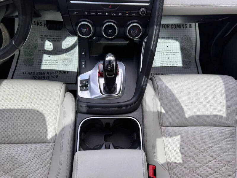 2019 Jaguar E-PACE P250 SE