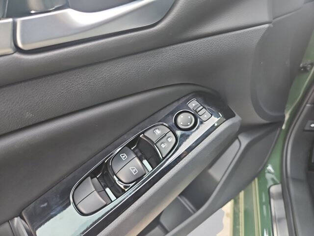 2025 Nissan Altima 2.5 SR