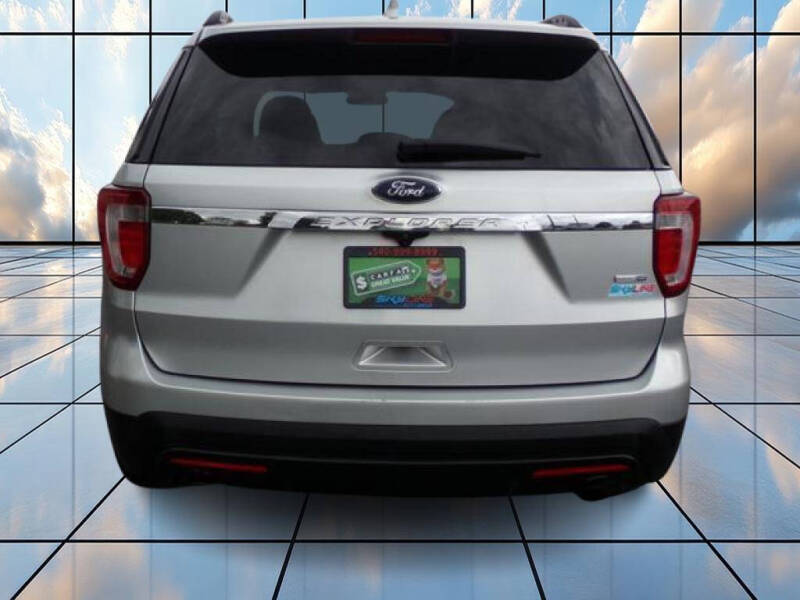 2016 Ford Explorer