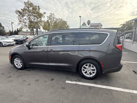 2017 Chrysler Pacifica Touring
