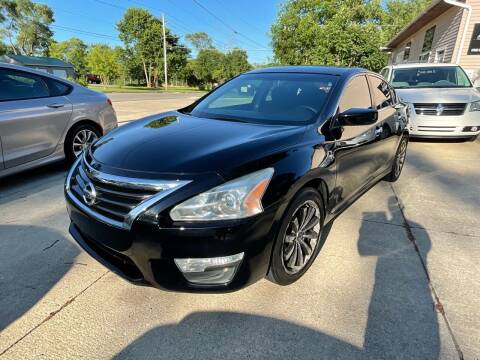 2013 Nissan Altima for sale at Auto Connection in Waterloo IA