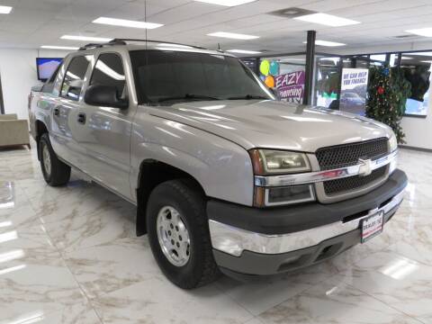 2005 Chevrolet Avalanche for sale at Dealer One Auto Credit in Oklahoma City OK