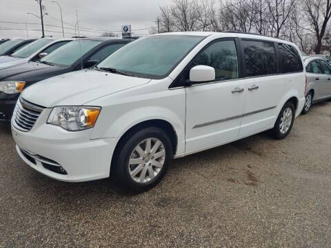 2015 Chrysler Town and Country for sale at Short Line Auto Inc in Rochester MN