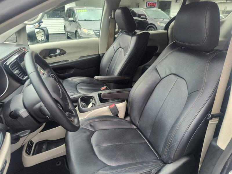 2018 Chrysler Pacifica Touring L Plus