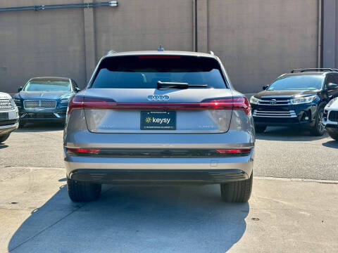 2021 Audi e-tron quattro Premium