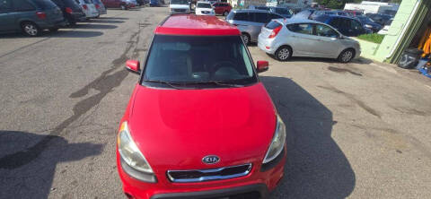 2012 Kia Soul +
