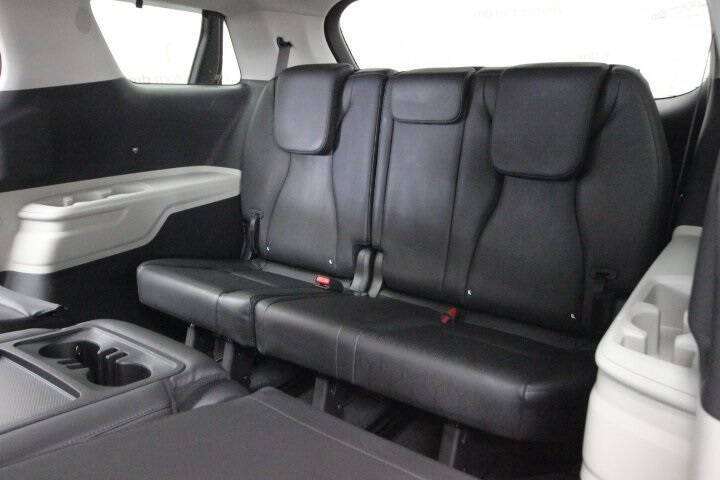 2022 Kia Carnival SX