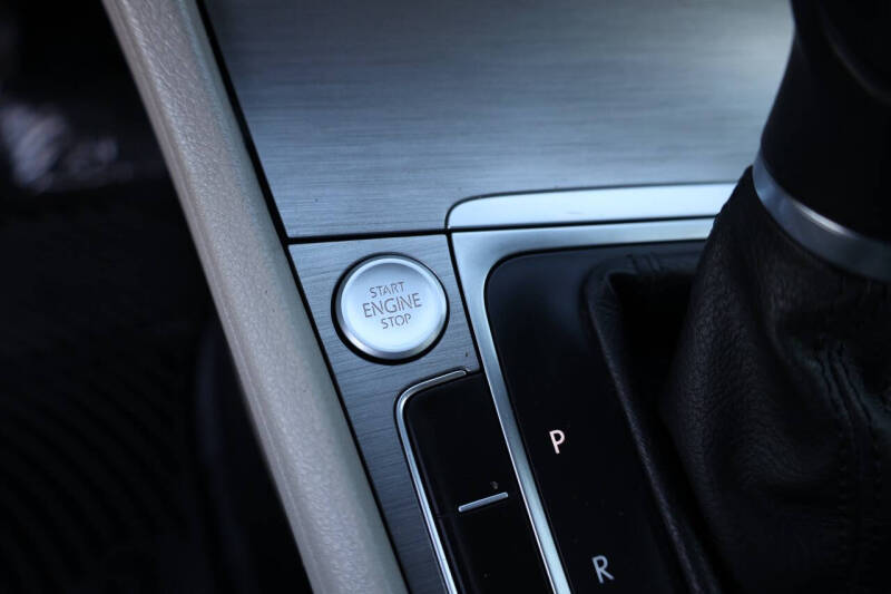 2016 Volkswagen Golf TSI SE