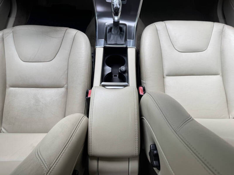 2015 Volvo XC60 T5 Drive-E Platinum