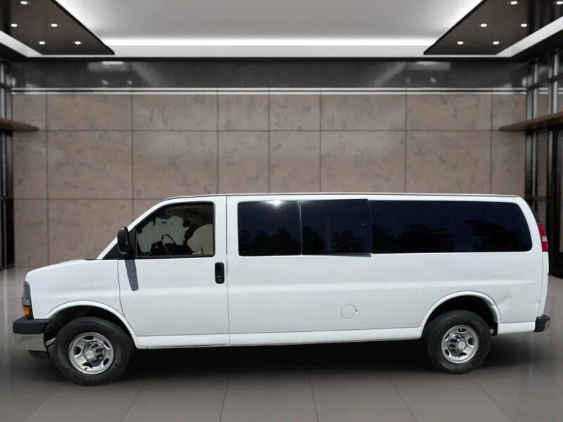 2017 Chevrolet Express LT 3500