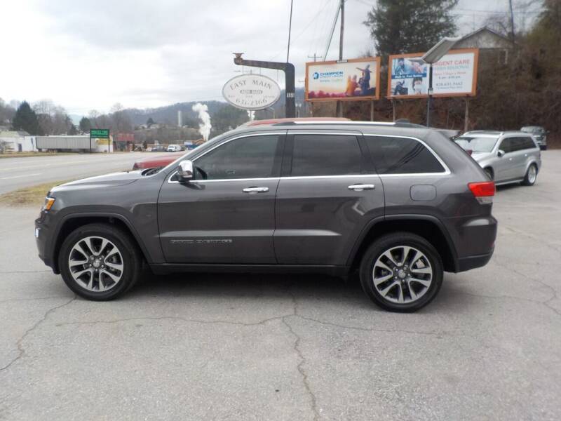 2018 Jeep Grand Cherokee for sale at EAST MAIN AUTO SALES in Sylva NC