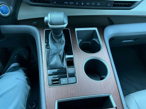 2021 Toyota Sienna XLE 8-Passenger