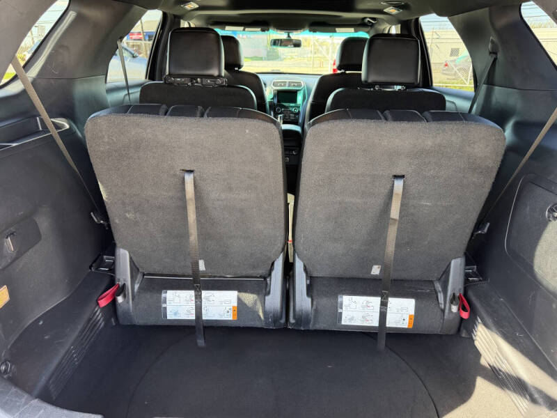 2016 Ford Explorer XLT - Photo 16