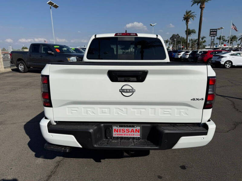 2026 Nissan Frontier SV