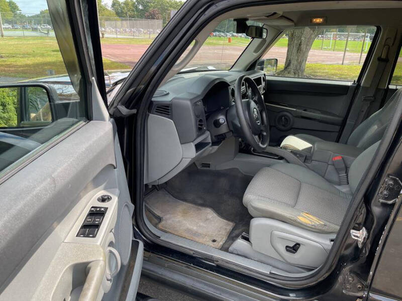 2007 Jeep Commander Sport