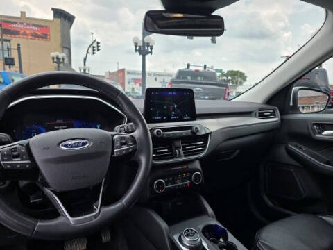 2022 Ford Escape Titanium