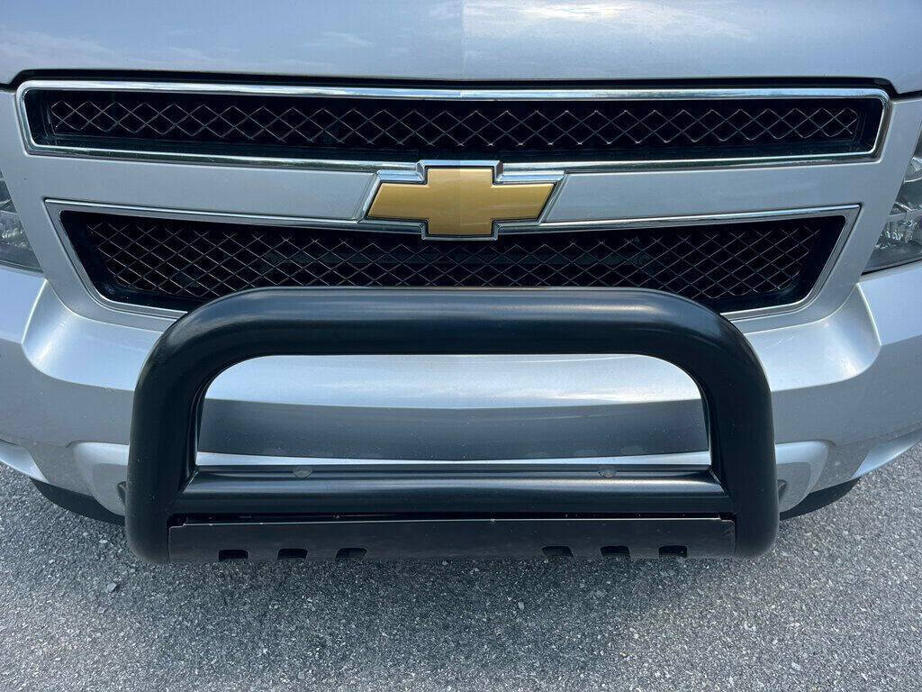 2013 Chevrolet Suburban 11
