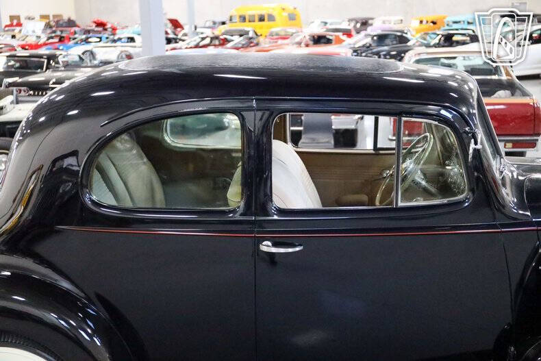 1938 Packard Super Eight