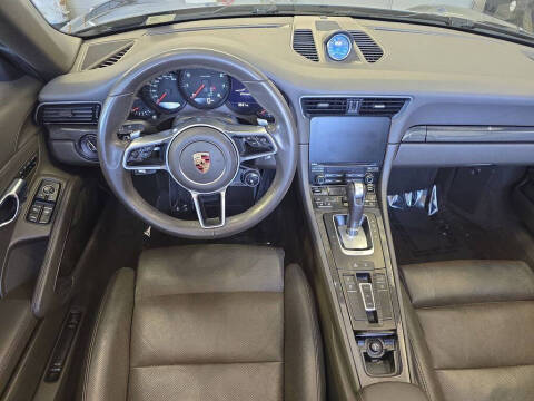 2018 Porsche 911 Carrera