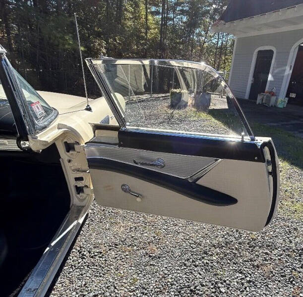 1957 Ford Thunderbird