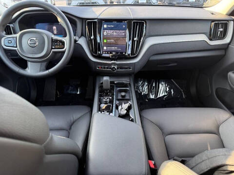 2025 Volvo XC60 B5 Plus Dark Theme