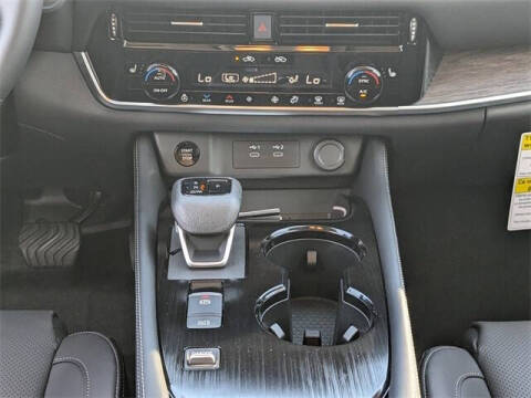 2025 Nissan Rogue Platinum