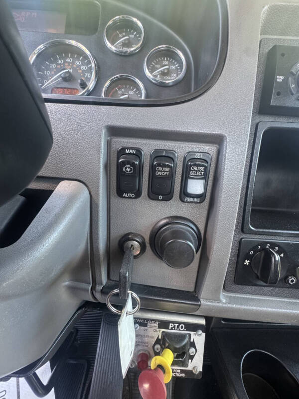 2010 Peterbilt 337