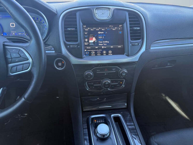 2021 Chrysler 300 Touring