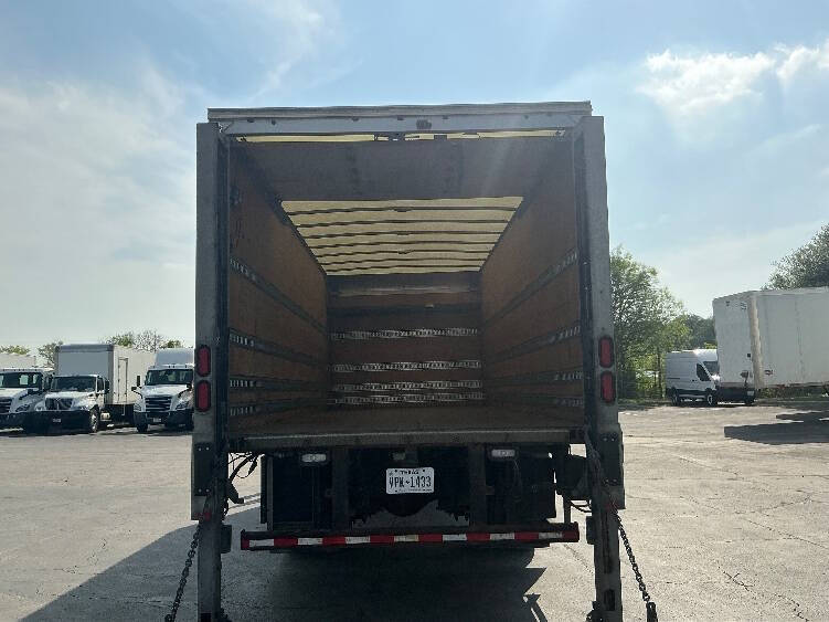 2017 Freightliner M2 106