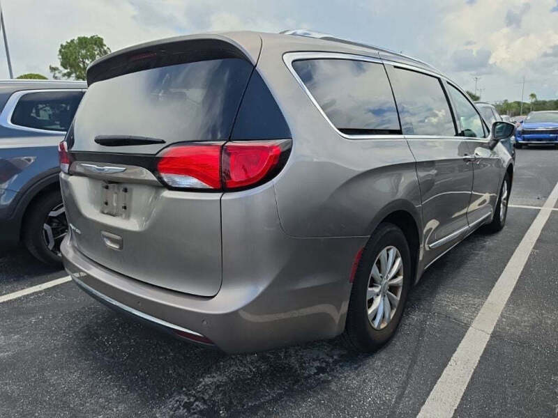 2018 Chrysler Pacifica Touring L Plus