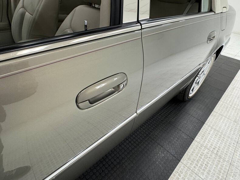 2010 Cadillac DTS Luxury Collection