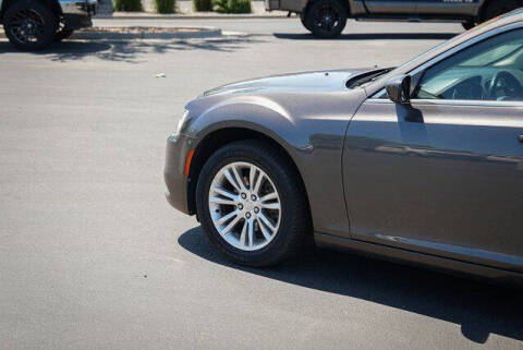 2017 Chrysler 300 Limited