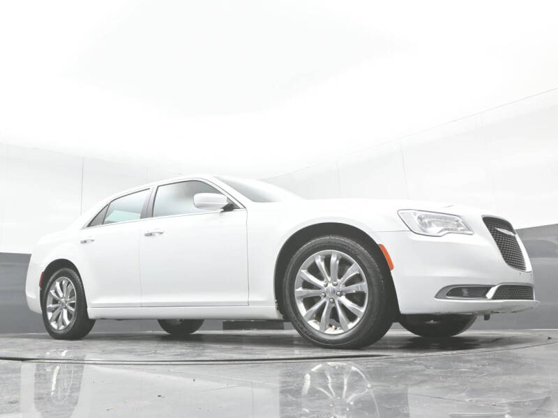 2017 Chrysler 300 Limited