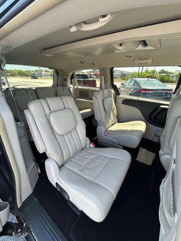2011 Chrysler Town and Country Touring-L