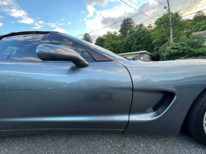 2004 Chevrolet Corvette