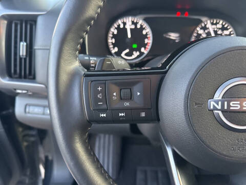 2025 Nissan Pathfinder SL