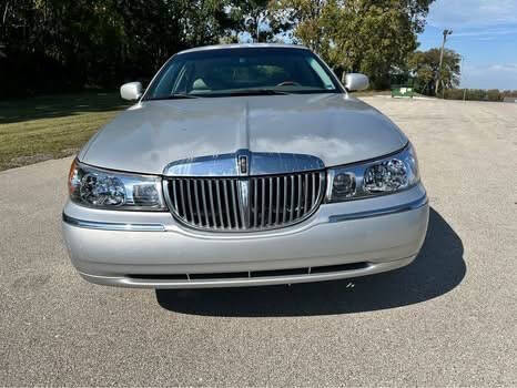 2001 Lincoln Town Car Cartier L