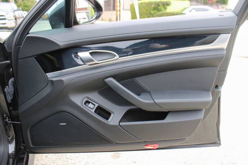 2012 Porsche Panamera