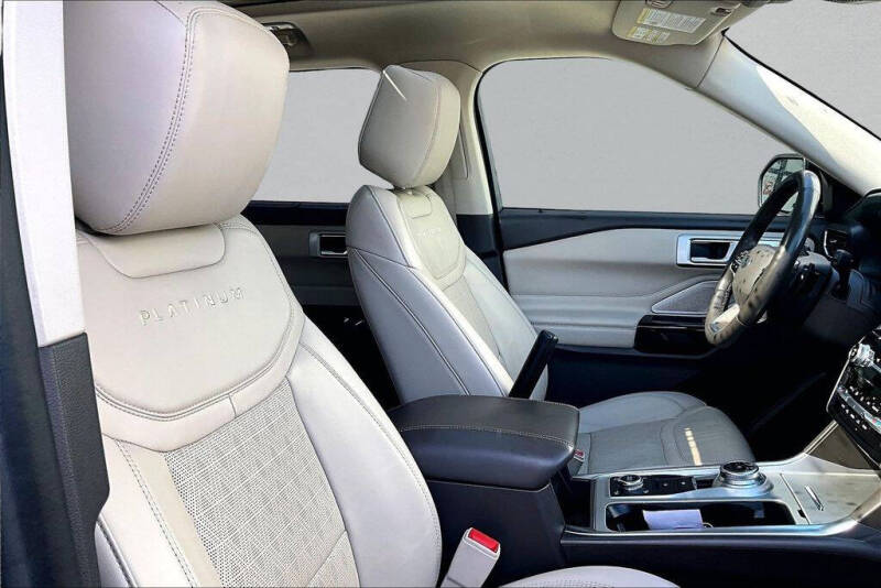 2021 Ford Explorer Platinum