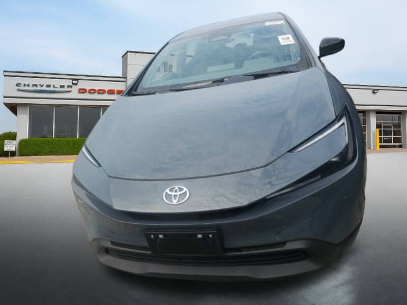 2025 Toyota Prius LE