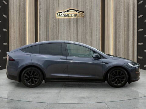 2023 Tesla Model X Standard Range