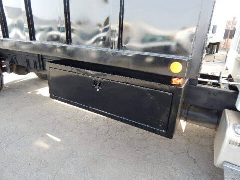 2015 Freightliner M2 106